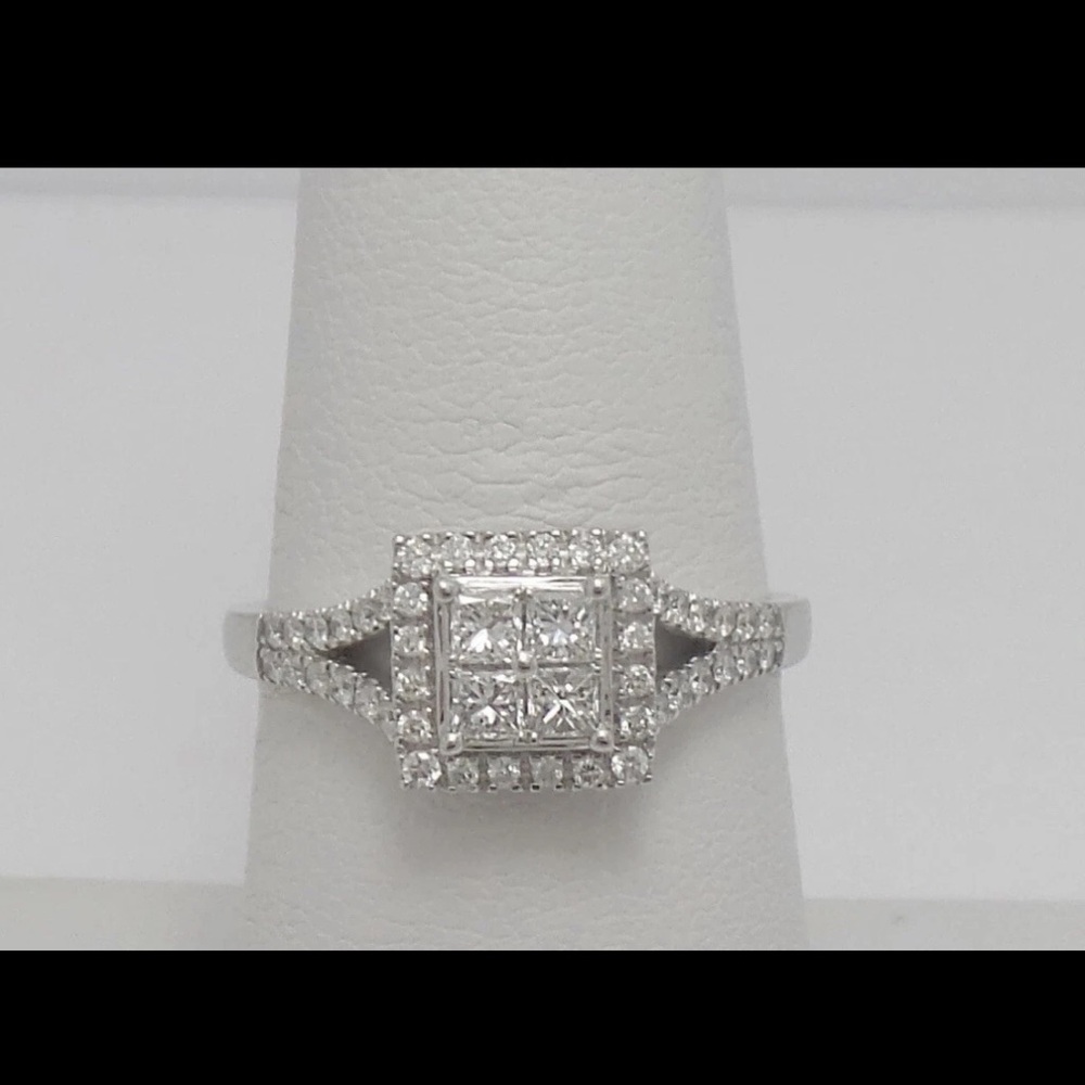 Elegant white gold Diamond Ring